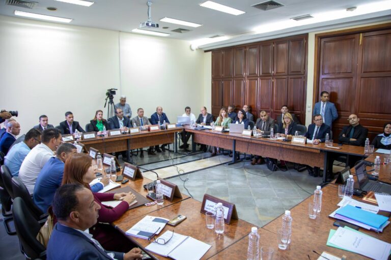 لجنة القطاعات الإنتاجية تعقد جلسة استماع حول مشروع ميزانية مهمة أملاك الدولة والشؤون العقارية لسنة 2026