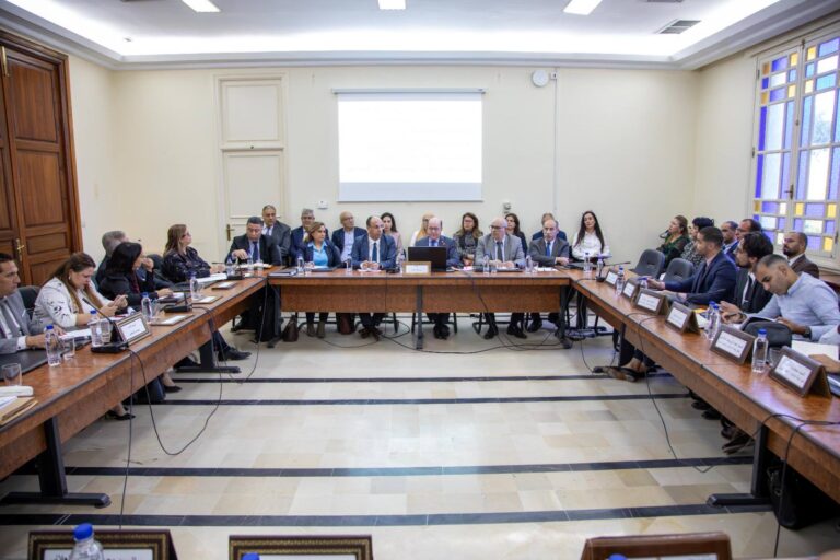 لجنة الاستثمار والتعاون الدولي تعقد جلسة استماع حول مشروع ميزانية مهمة السياحة لسنة 2026