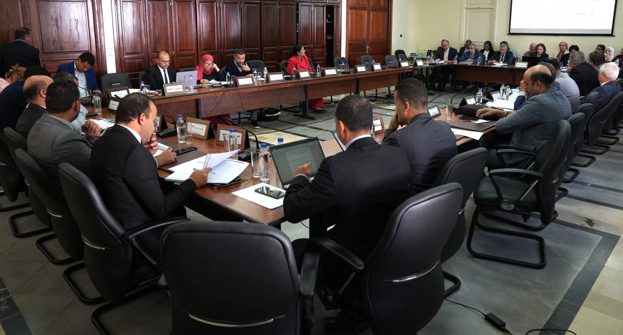 You are currently viewing لجنة المالية والميزانية تعقد جلسة للنظر في مشروع مهمة المالية لسنة 2026