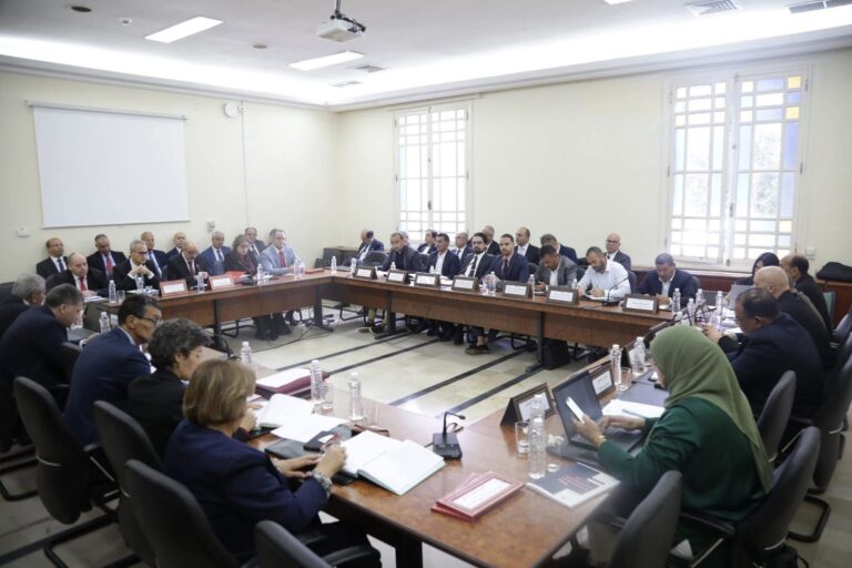 لجنة الاستثمار والتعاون الدولي تعقد جلسة استماع حول مهمة وزارة الشؤون الخارجية من مشروع ميزانية الدولة لسنة 2026