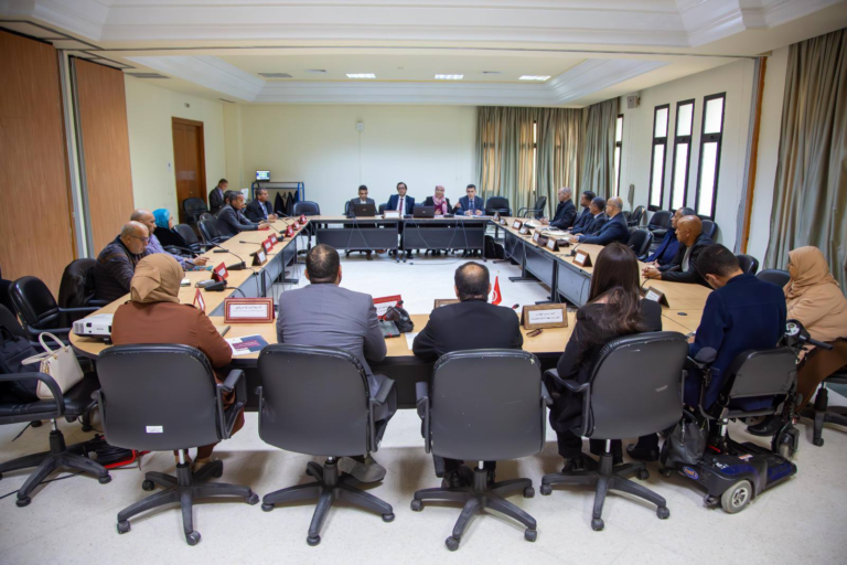 لجنة المالية والميزانية تعقد جلسة مشتركة مع لجنة النظام الداخلي والحصانة والمسائل القانونية، للاستماع إلى ممثلي محكمة المحاسبات