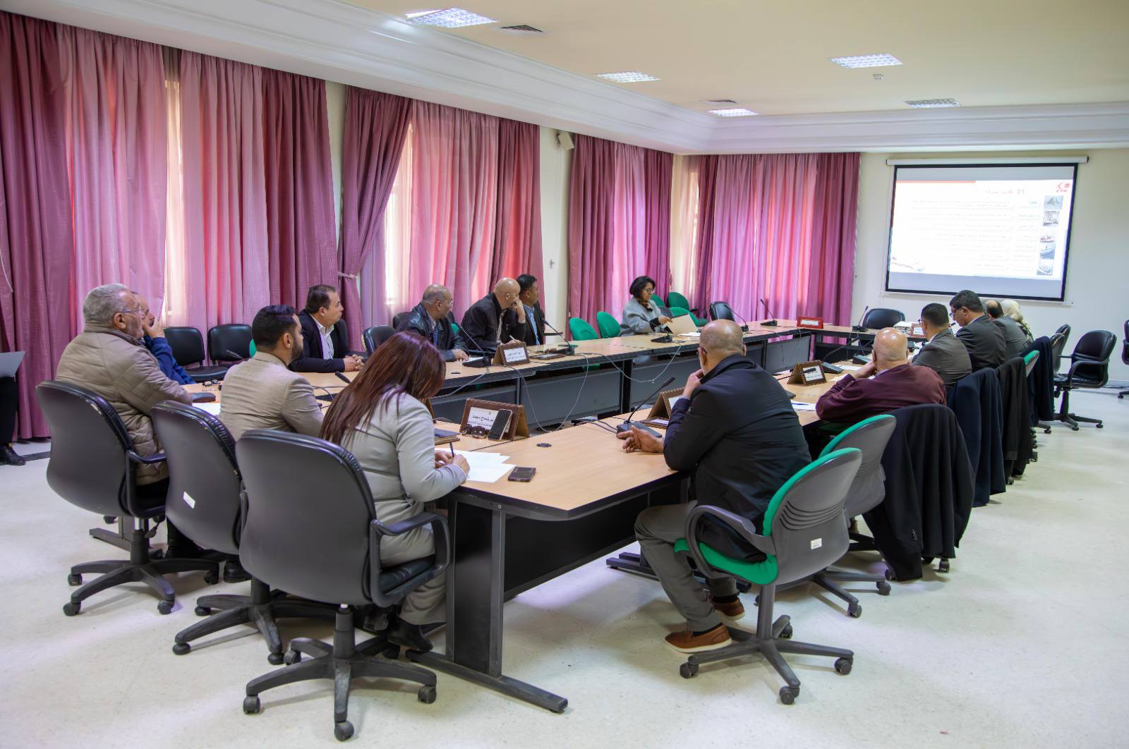 You are currently viewing لجنة الخدمات والتنمية الاجتماعية تستمع لممثلي الشركة التونسية للملاحة