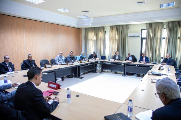 لجنة المخططات التنموية والمشاريع الكبرى تجتمع بممثلي مجلس الإقليم الأول في إطار الإعداد لمناقشة المخطط التنموي 2026-2030