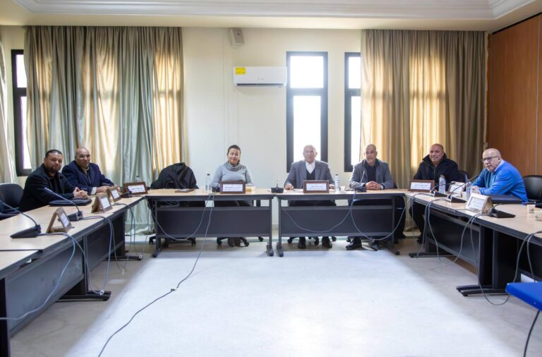 لجنة الخدمات والتنمية الاجتماعية تناقش الإشكاليات المتعلقة بقطاع الشباب والرياضة