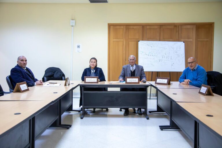 لجنة الخدمات والتنمية الاجتماعية تناقش عددا من الاشكالايات المتعلقة بالخدمات الاجتماعية