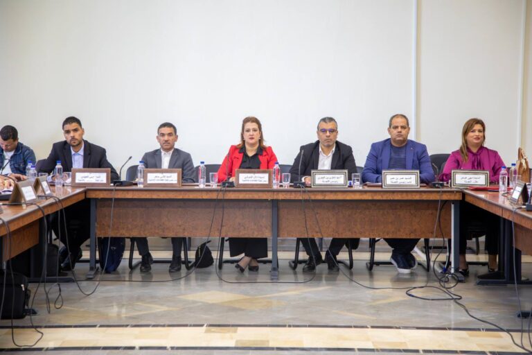 لجنة القطاعات الانتاجية تعقد جلسة استماع حول مشروع ميزانية مهمة البيئة لسنة 2026