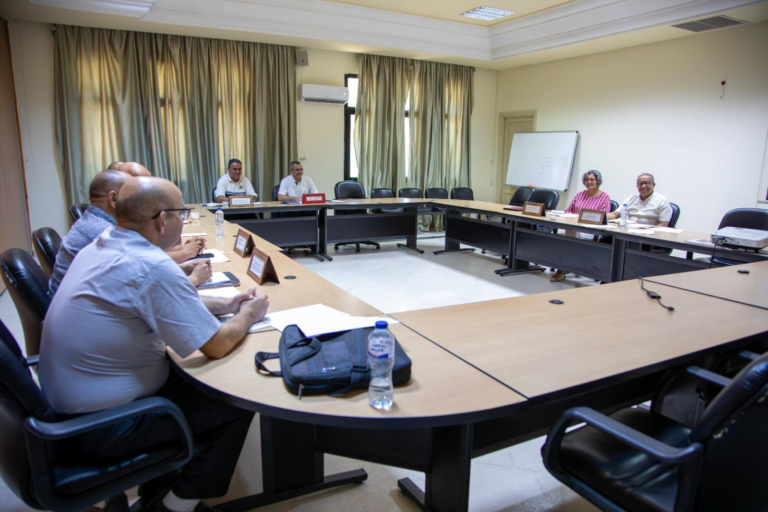 لجنة المخططات التنموية والمشاريع الكبرى تعقد جلسة عمل