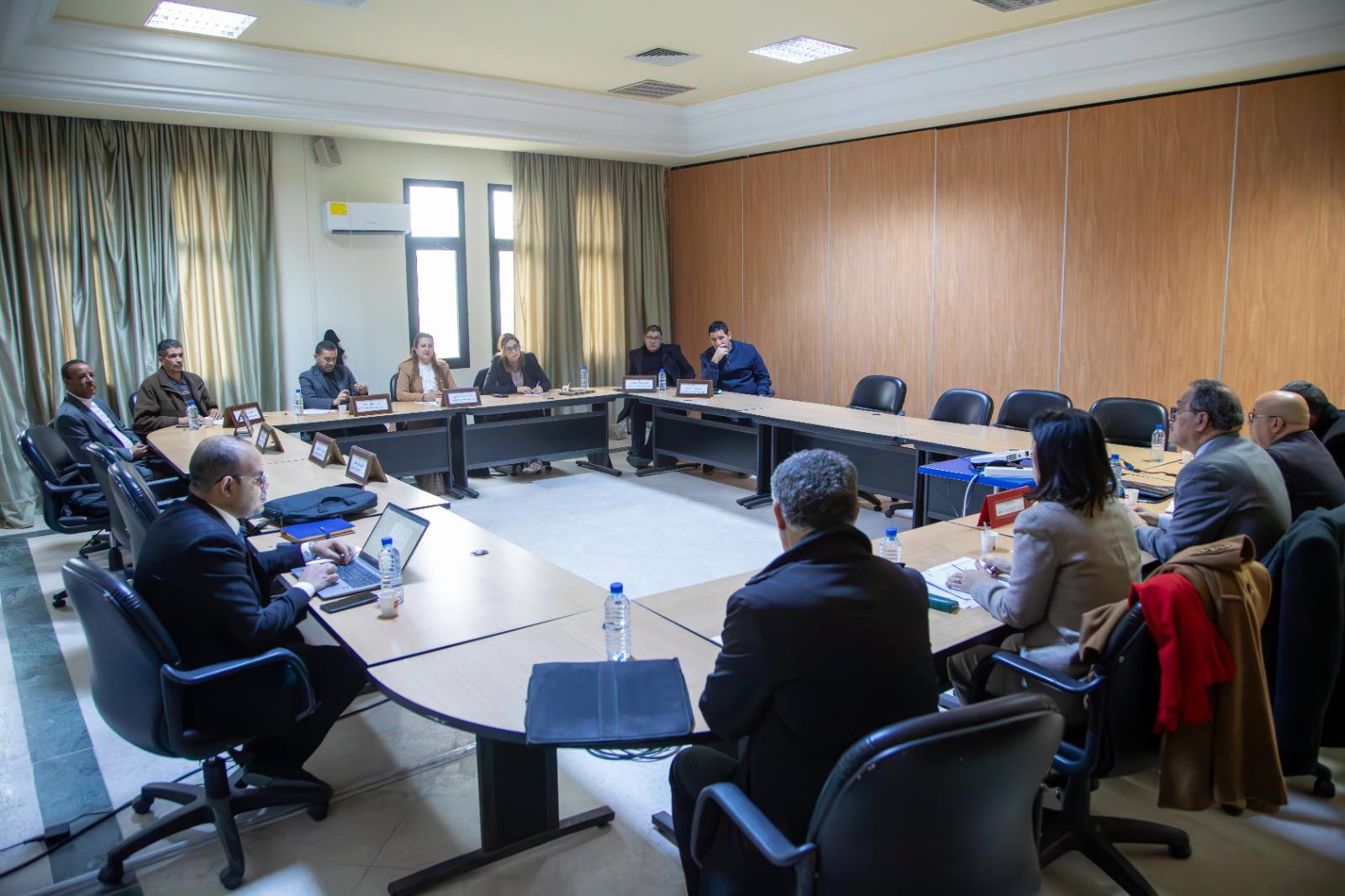 You are currently viewing لجنة القطاعات الإنتاجية تستمع لممثلي وزارة أملاك الدولة والشؤون العقارية