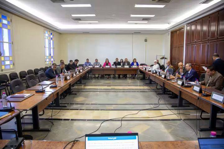 لجنة القطاعات الإنتاجية تعقد جلسة استماع حول مهمة الصناعة والمناجم والطاقة لسنة 2026