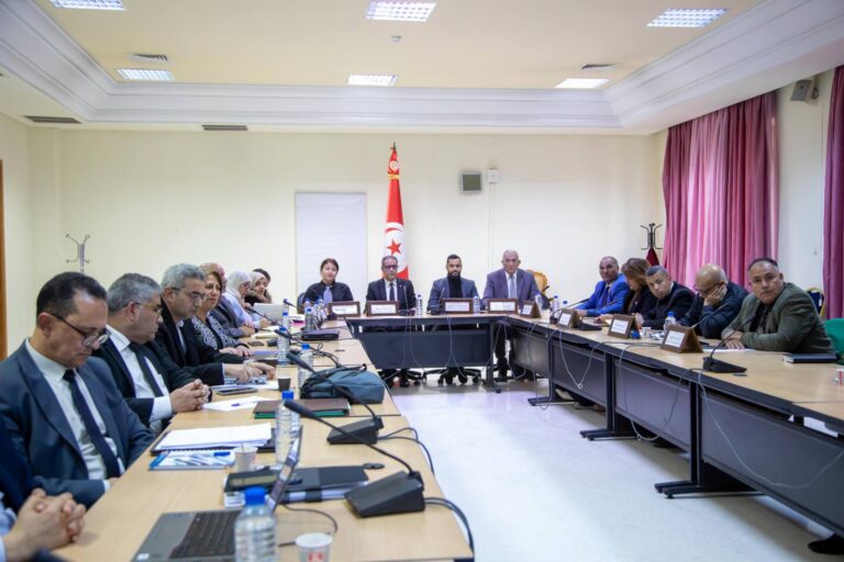 رئيس المجلس الوطني للجهات والأقاليم يشرف على جلسة استماع للجنة الخدمات والتنمية الاجتماعية لممثلي وزارة النقل