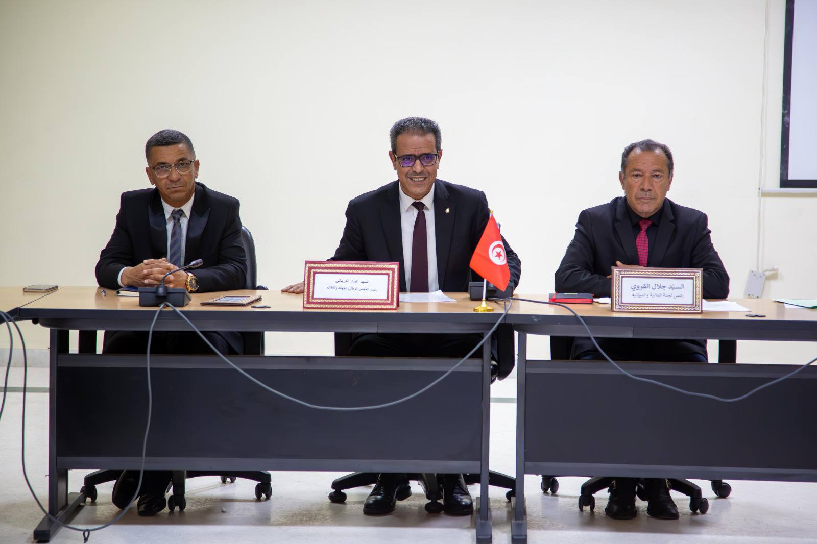 You are currently viewing لجان المجلس الوطني للجهات والأقاليم تعقد جلسات عمل واستماع