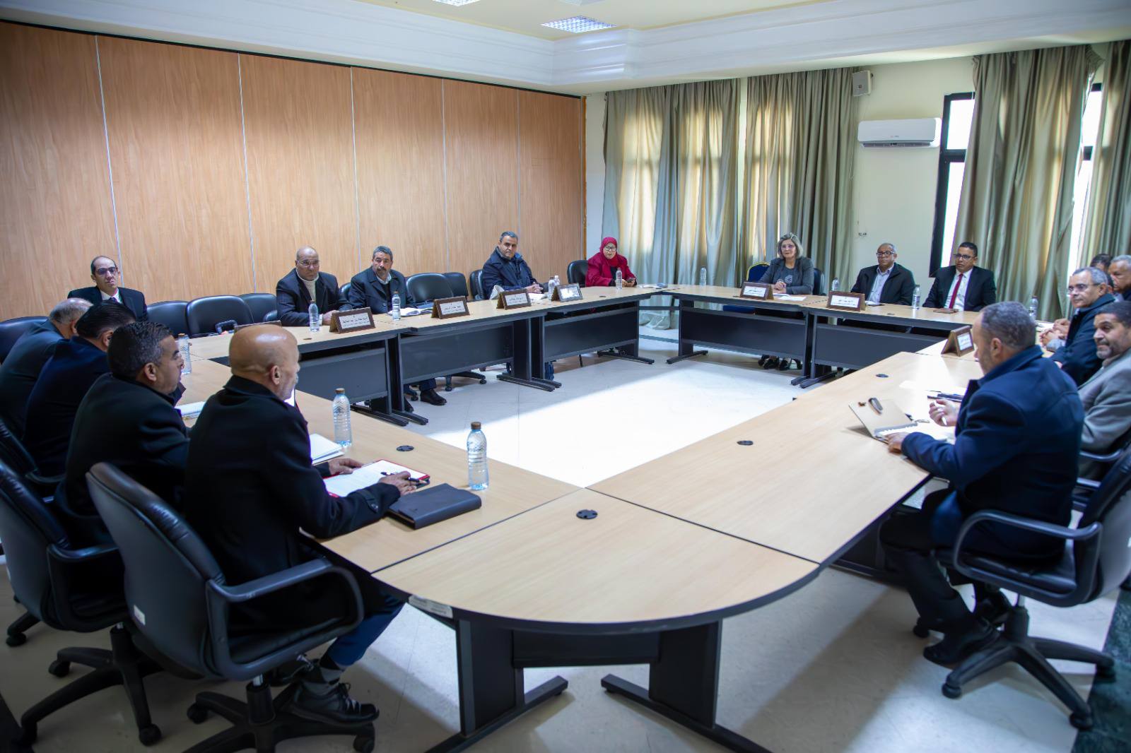 You are currently viewing لجنة المخططات التنموية والمشاريع الكبرى تجتمع بممثلي مجلس الإقليم الخامس في إطار إعداد مخطط التنمية 2026–2030