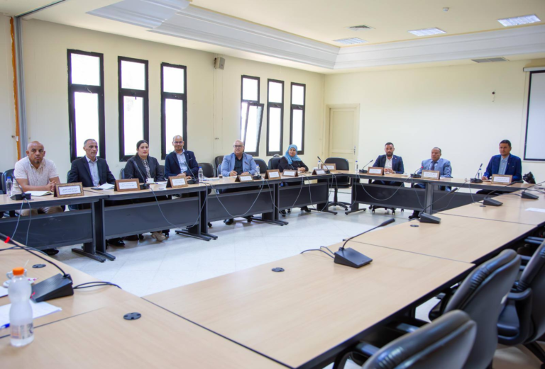 لجنة المالية والميزانية تعقد جلسة استماع إلى ممثلي الجمعية المهنية التونسية لمؤسسات التمويل الصغير