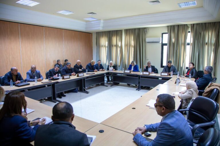 لجنة المخططات التنموية والمشاريع الكبرى تجتمع مع ممثلي مجلس الإقليم الثالث في إطار الإعداد لمخطط التنمية 2026-2030