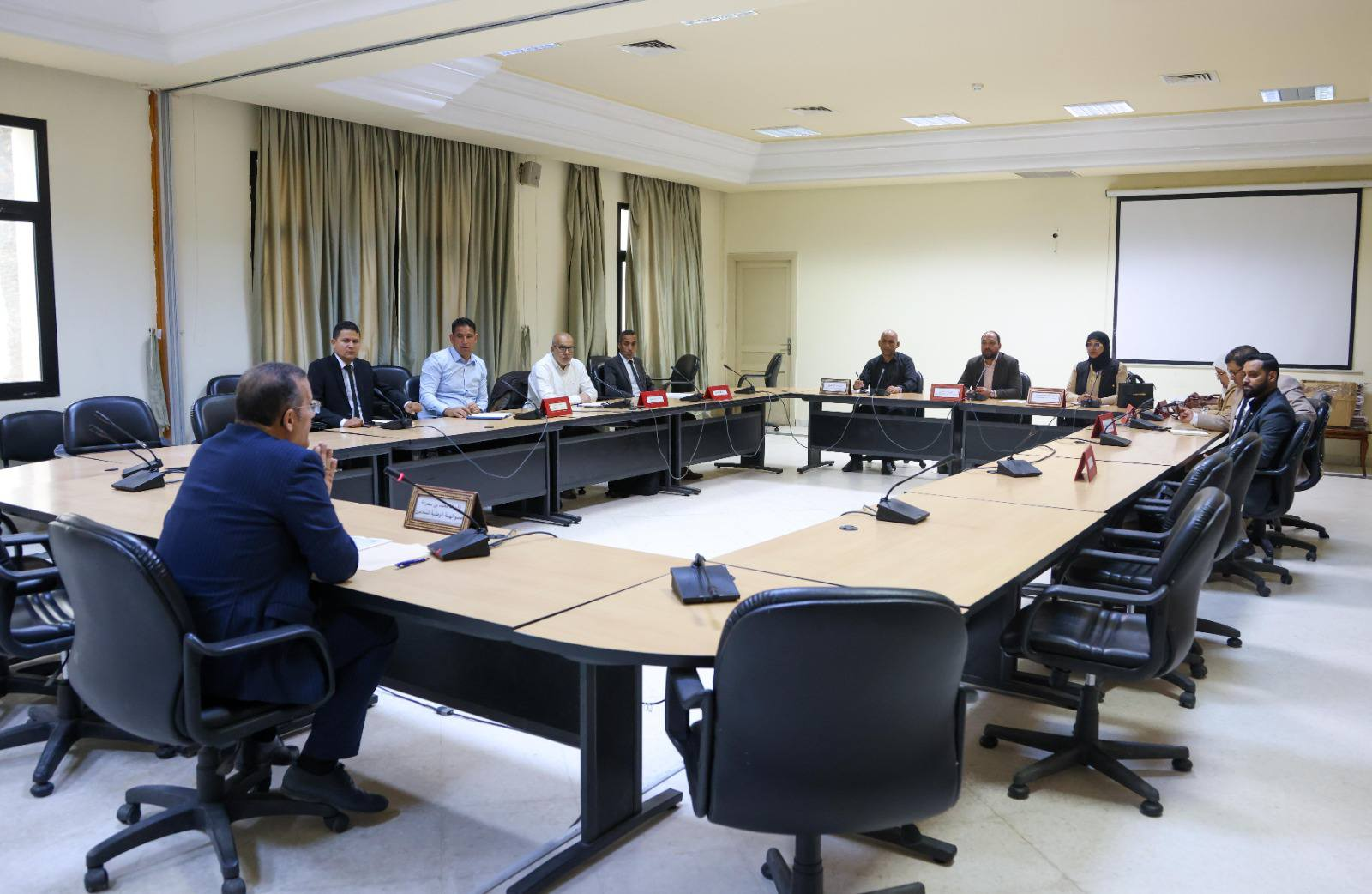 You are currently viewing لجنة النظام الداخلي والحصانة والمسائل القانونية تعقد جلسة استماع لممثل عن الهيئة الوطنية للمحامين