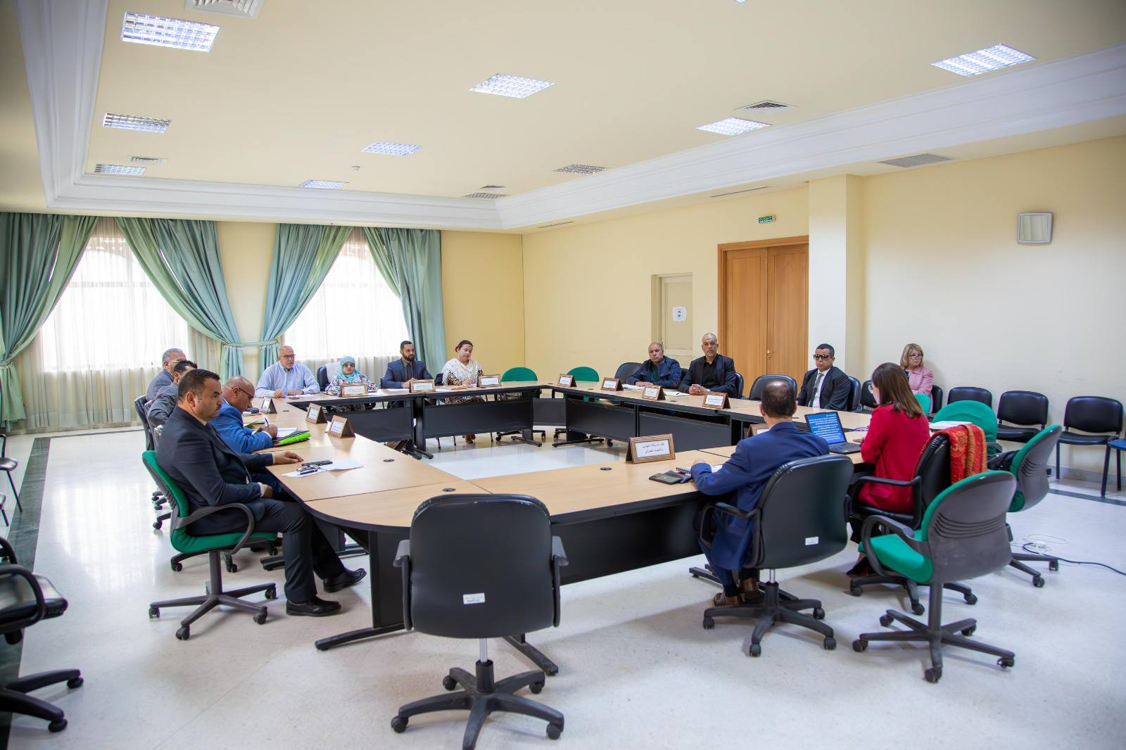 You are currently viewing لجنة الخدمات والتنمية الاجتماعية تعقد لجنة استماع لممثلي وكالة التهذيب والتجديد العمراني