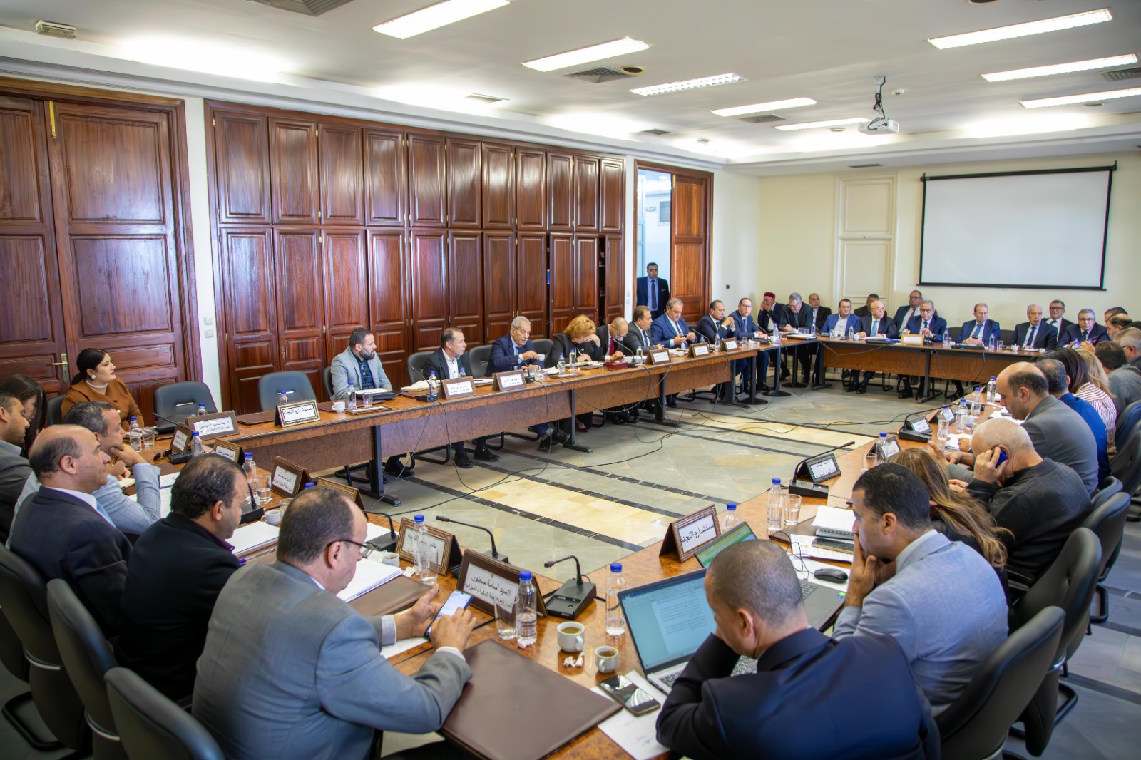 You are currently viewing لجنة المالية والميزانية تعقد جلسة استماع حول مشروع قانون المالية لسنة 2026