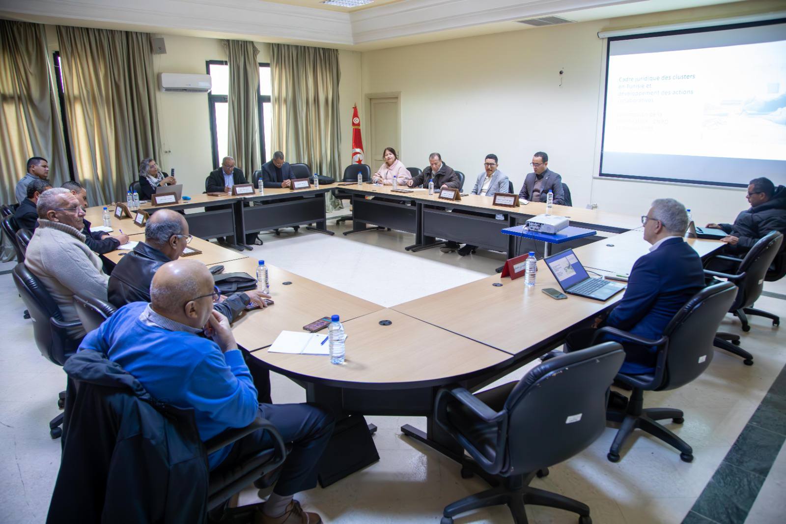 You are currently viewing لجنة المخططات التنموية والمشاريع الكبرى تعقد جلسة حول المقاربات التي يمكن تضمينها بالمخطط التنموي 2026/2030