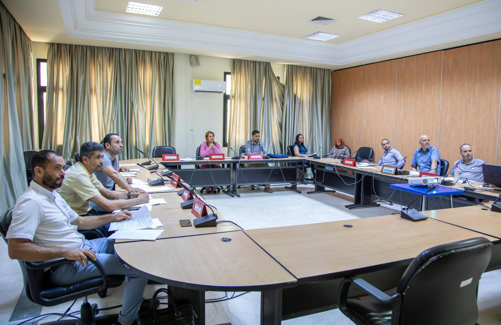 You are currently viewing لجنتا الاستثمار و التعاون الدولي والقطاعات الانتاجية تعقدان جلسة مشتركة للنظر في مشروعي قانونين متعلقين باتفاقيتين خاصتين بالمحروقات