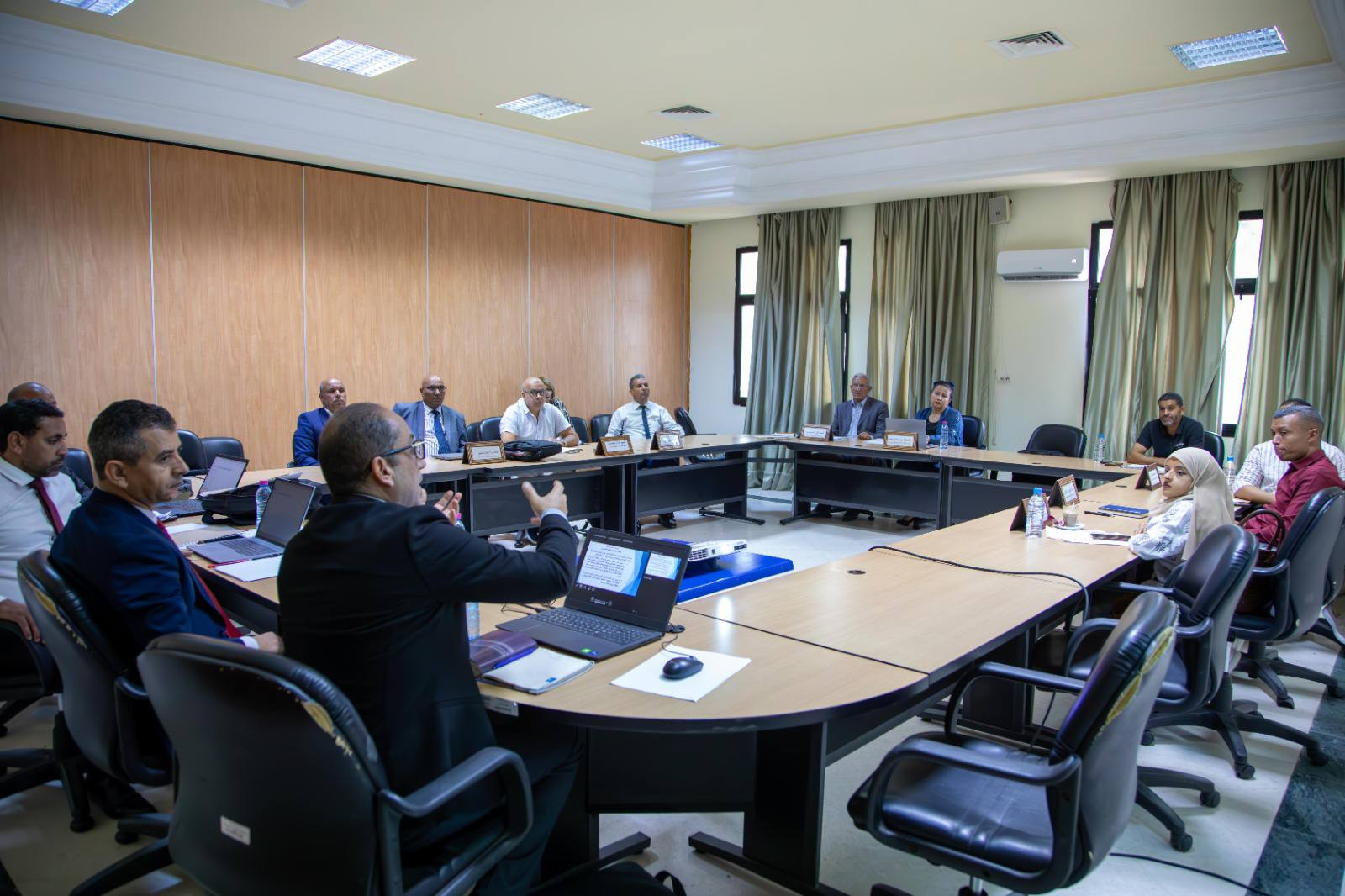 You are currently viewing لجنة الخدمات والتنمية الاجتماعية تستمع لممثلي وزارة الشؤون الاجتماعية