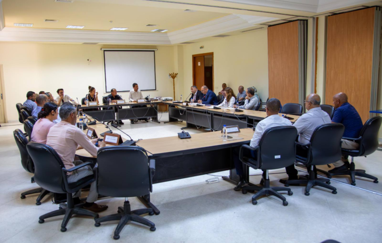 لجنة المالية والميزانية تستمع لممثلي المجلس البنكي والمالي