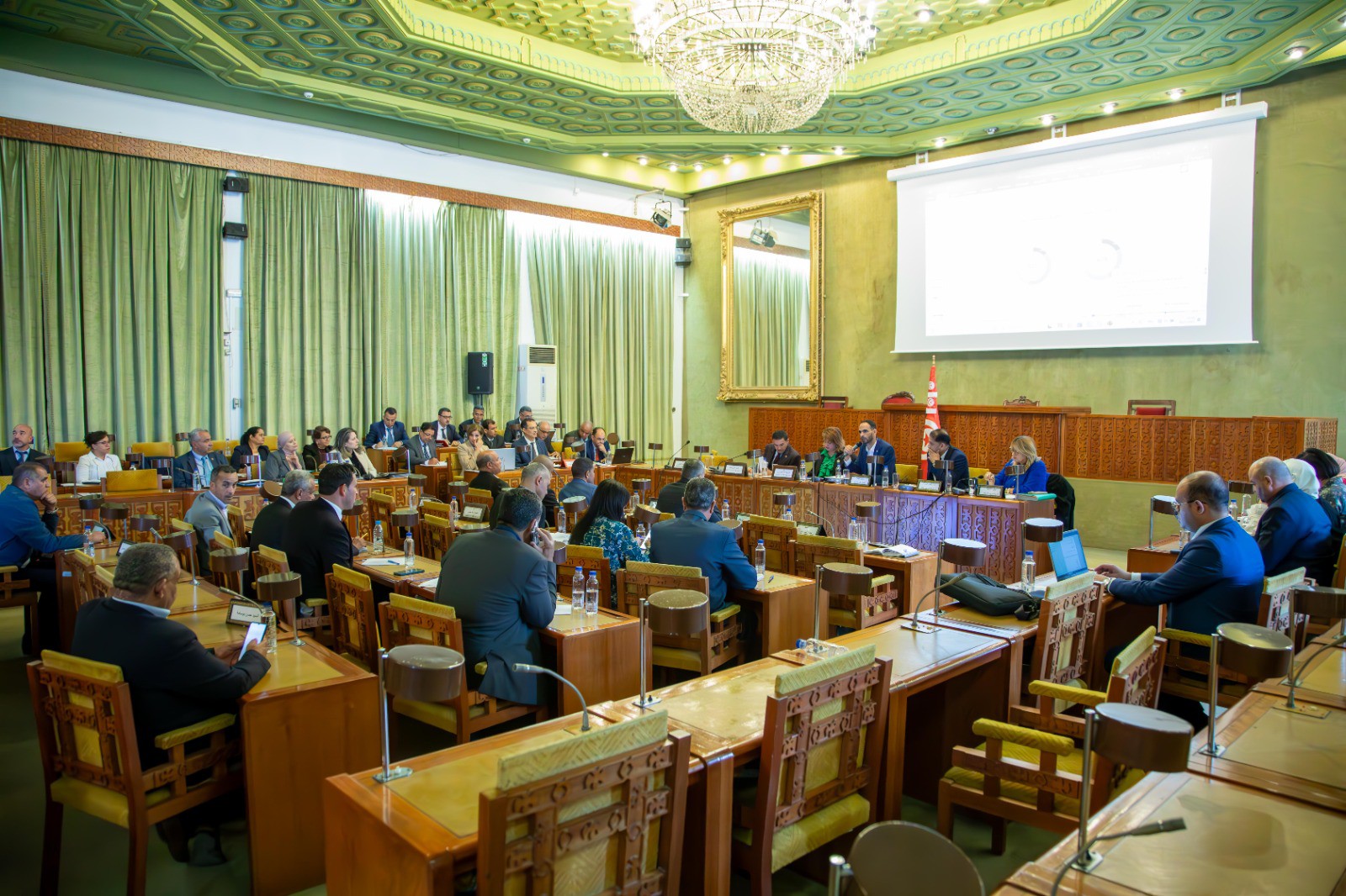 You are currently viewing لجنة القطاعات الانتاجية تعقد جلسة استماع حول مشروع ميزانية مهمة الفلاحة والموارد المائية والصيد البحري لسنة 2026