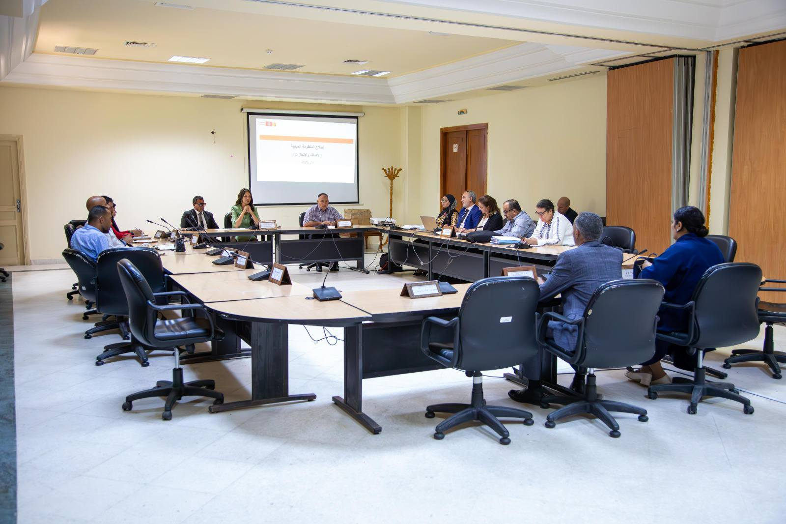 You are currently viewing لجنة المالية والميزانية تعقد جلسة إستماع إلى ممثلي وزارة المالية حول موضوع الإصلاح الجبائي