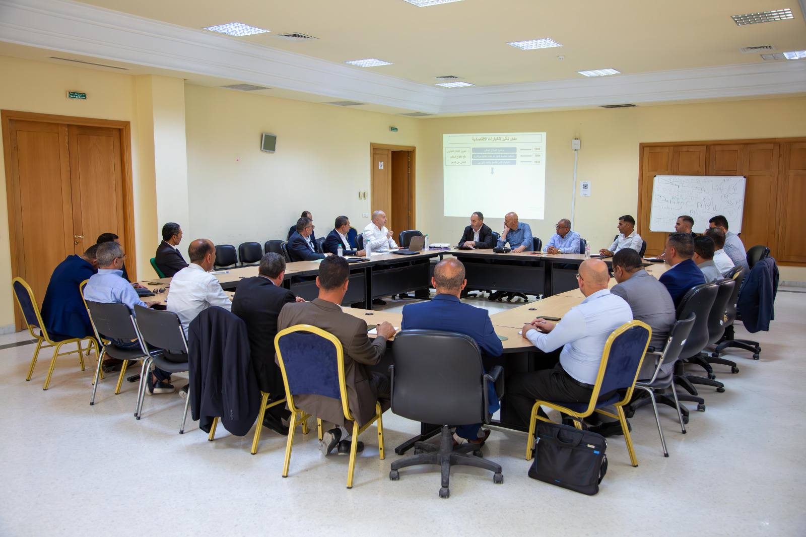 You are currently viewing لجنتا المخططات التنموية والشاريع الكبرى والاستثمار والتعاون الدولي تعقدان جلسة مشتركة للاستماع لممثلي الإتحاد التونسي للفلاحة والصيد البحري