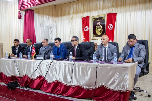 رئيس المجلس الوطني للجهات والأقاليم يشرف على ندوة حول أفاق الاستثمار بالقصرين