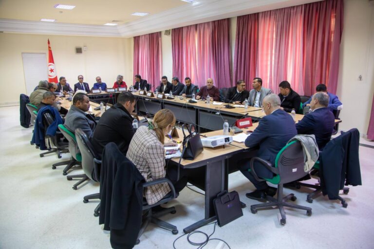 رئيس المجلس الوطني للجهات والأقاليم يشرف على جلسة استماع للجنة المخططات والمشاريع الكبرى لممثلي وزارة الاقتصاد والتخطيط