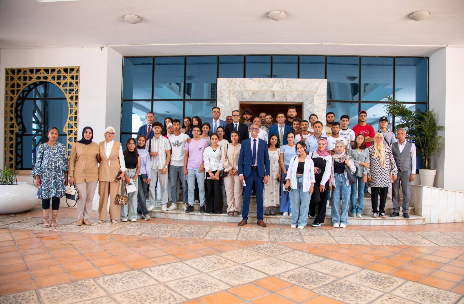 You are currently viewing رئيس المجلس الوطني للجهات والأقاليم يلتقي بوفد تلمذي من الناجحين والمتفوقين في امتحان الباكالوريا