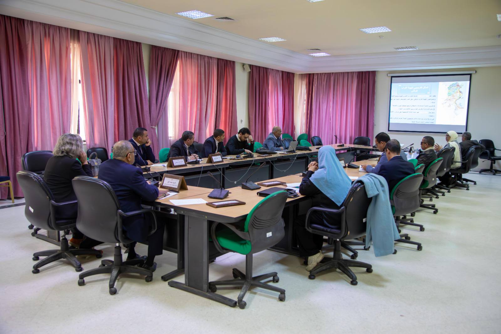 You are currently viewing لجنة المخططات التنموية والمشاريع الكبرى تعقد جلسة استماع لممثلي وزارة التجهيز والإسكان