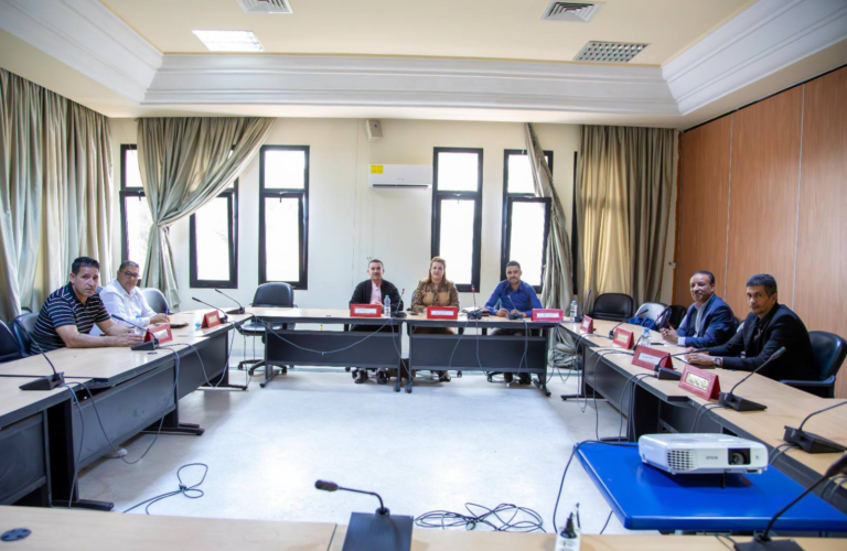 لجنة القطاعات الإنتاجية تعقد جلسة عمل