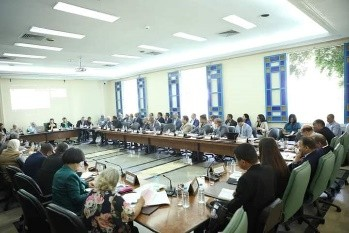 لجنة المالية والميزانية تعقد جلسة مشتركة للاستماع إلى وزيرة المالية حول مشروع ميزانية الدولة لسنة 2025