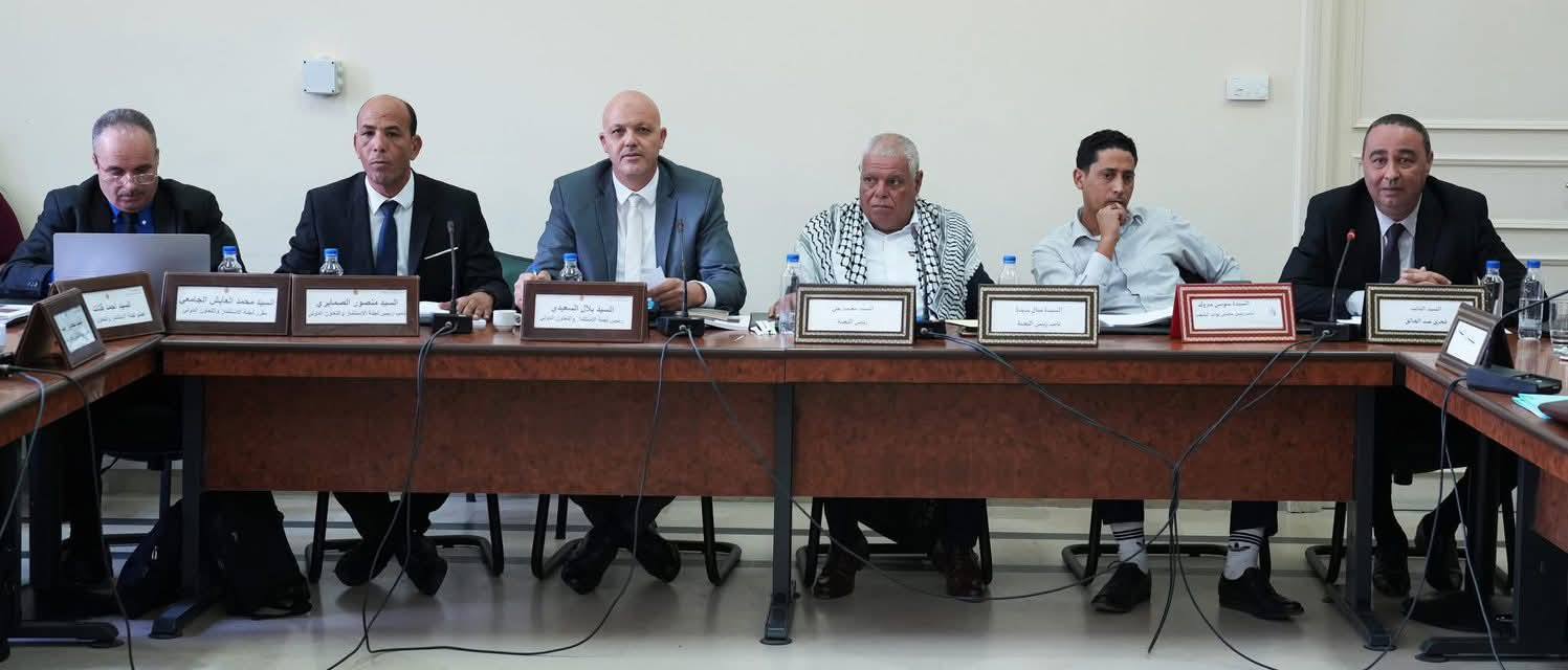 You are currently viewing لجنة الاستثمار والتعاون الدولي تستمع لوزير الشؤون الدينية حول مشروع ميزانية مهمّة الوزارة لسنة 2026