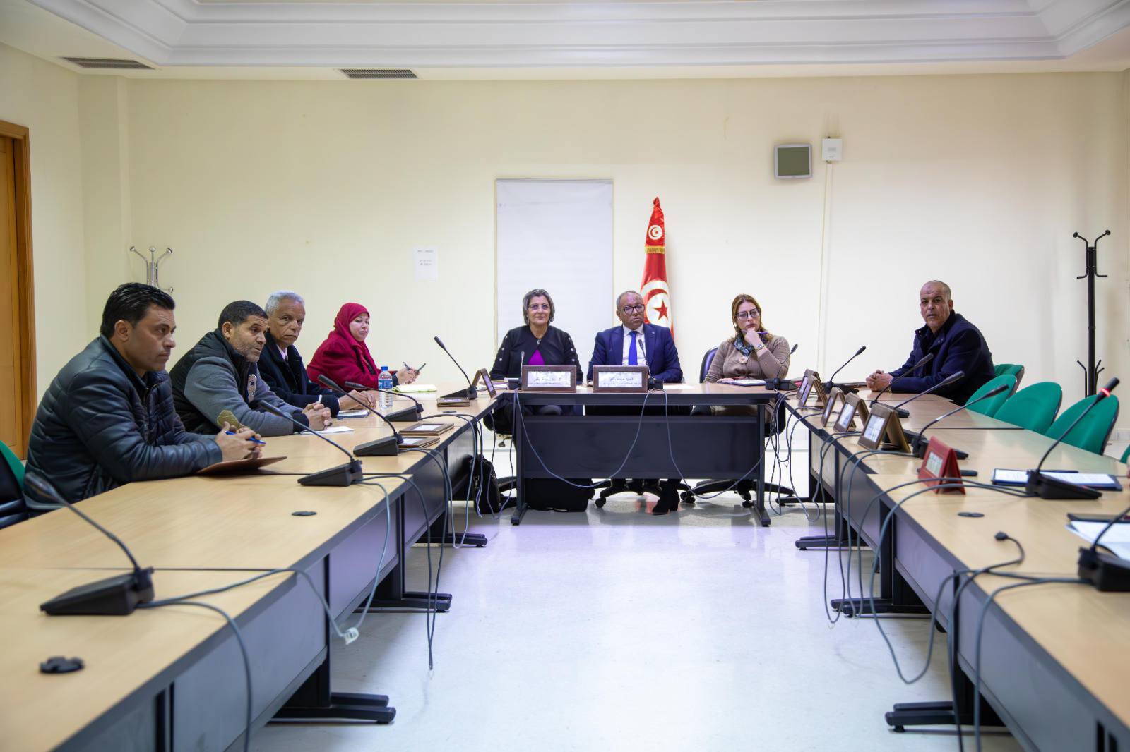 You are currently viewing لجنة المخططات التنموية والمشاريع الكبرى تستمع لكنفدرالية المؤسسات المواطنية التونسية “كونكت”