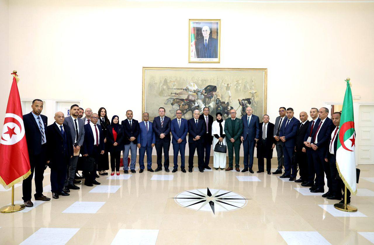 You are currently viewing استقبل السيد ابراهيم بوغالي رئيس المجلس الشعبي الوطني بالجمهورية الجزائرية الديمقراطية الشعبية، السيد عماد الدربالي رئيس المجلس الوطني للجهات والأقاليم