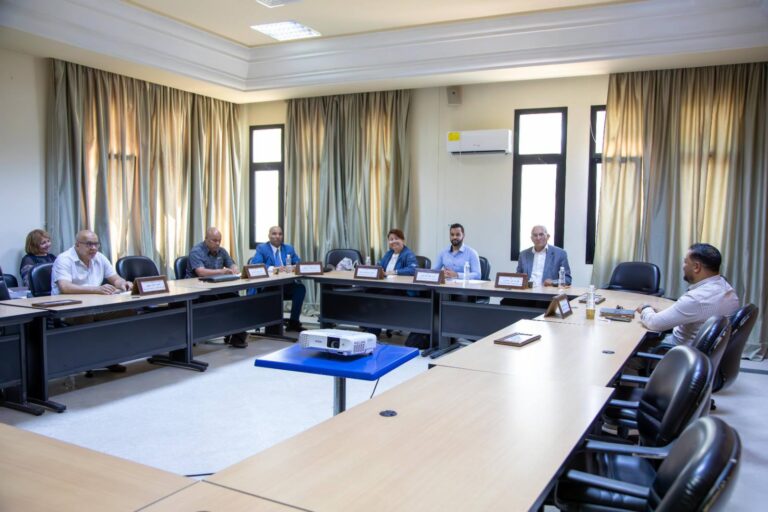 لجنة الخدمات والتنمية الاجتماعية تعقد جلسة عمل لوضع برنامج عملها خلال الفترة القادمة