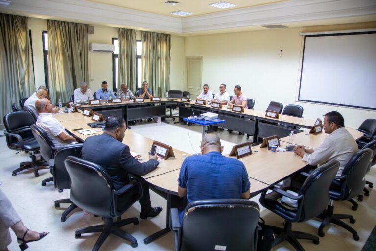 لجنتا المخططات التنموية والمشاريع الكبرى والخدمات والتنمية الاجتماعية تعقدان جلسة مشتركة استعدادا لمناقشة مشروع المخطط التنموي