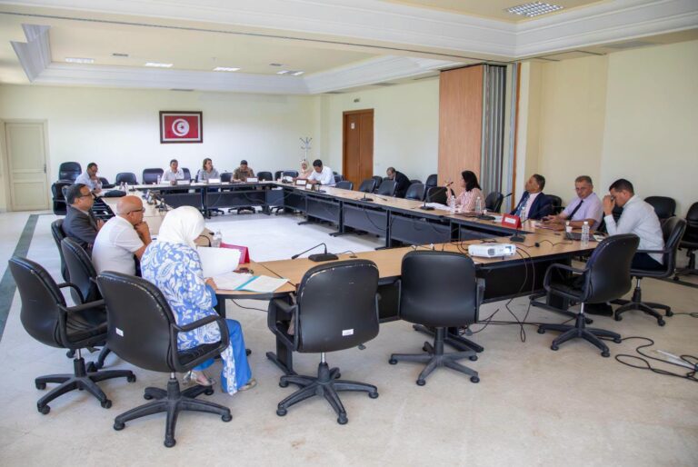 لجنة القطاعات الإنتاجية تستمع لممثلي وزارتي التجهيز والإسكان وأملاك الدولة والشؤون العقارية حول وضعية المقاطع