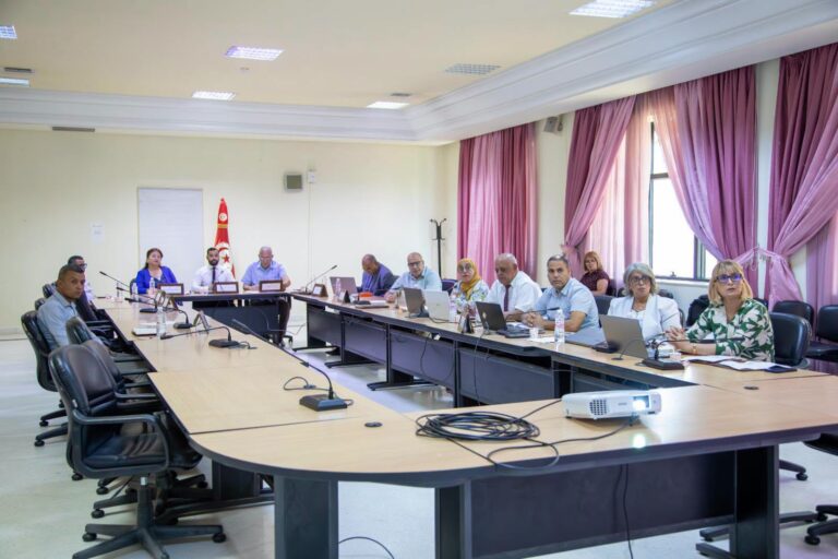 لجنة الخدمات والتنمية الاجتماعية تعقد جلسة استماع لممثلي وزارة التربية