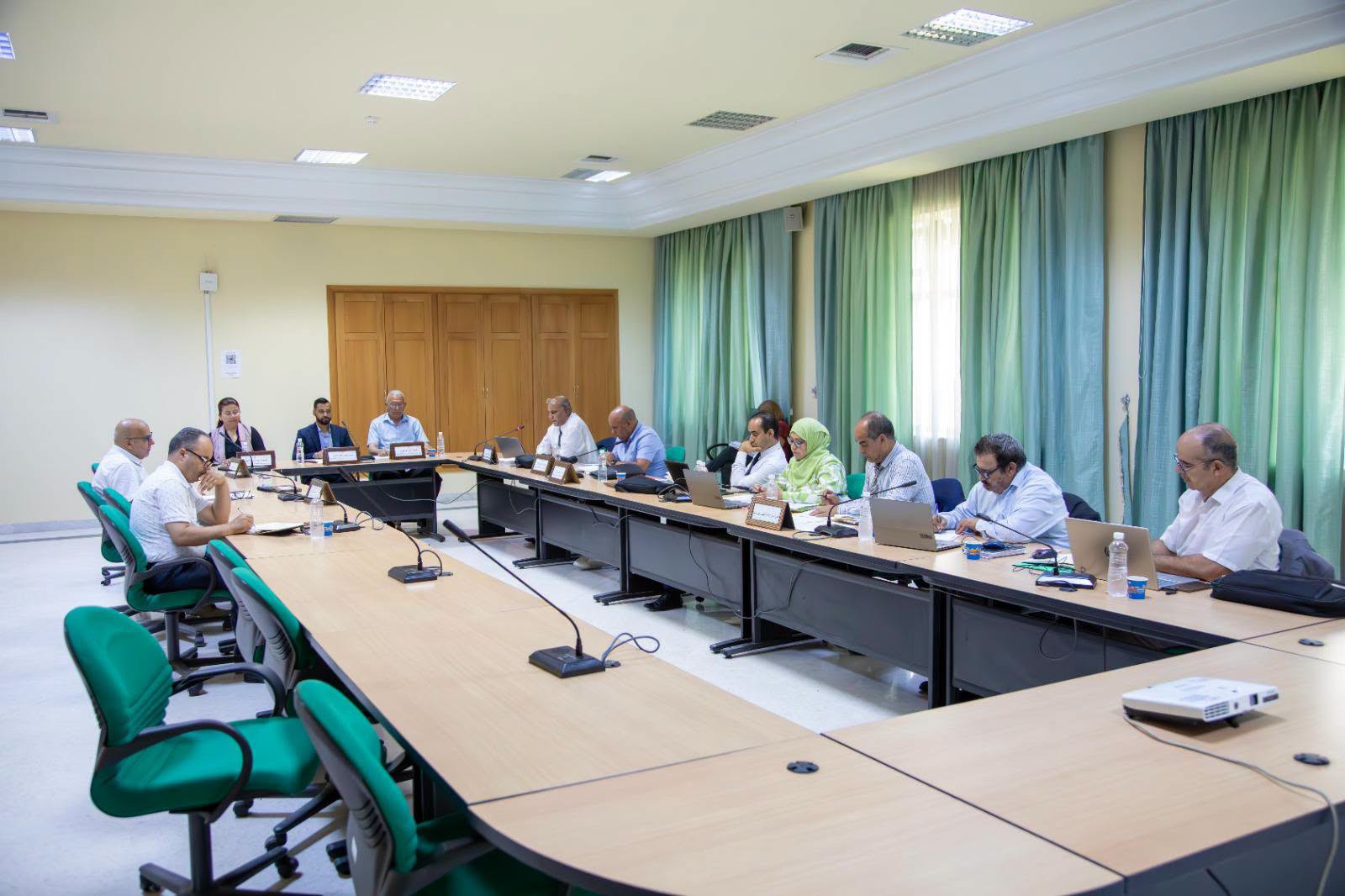 You are currently viewing لجنة الخدمات والتنمية الاجتماعية تستمع لممثلي وزارة الشباب والرياضة